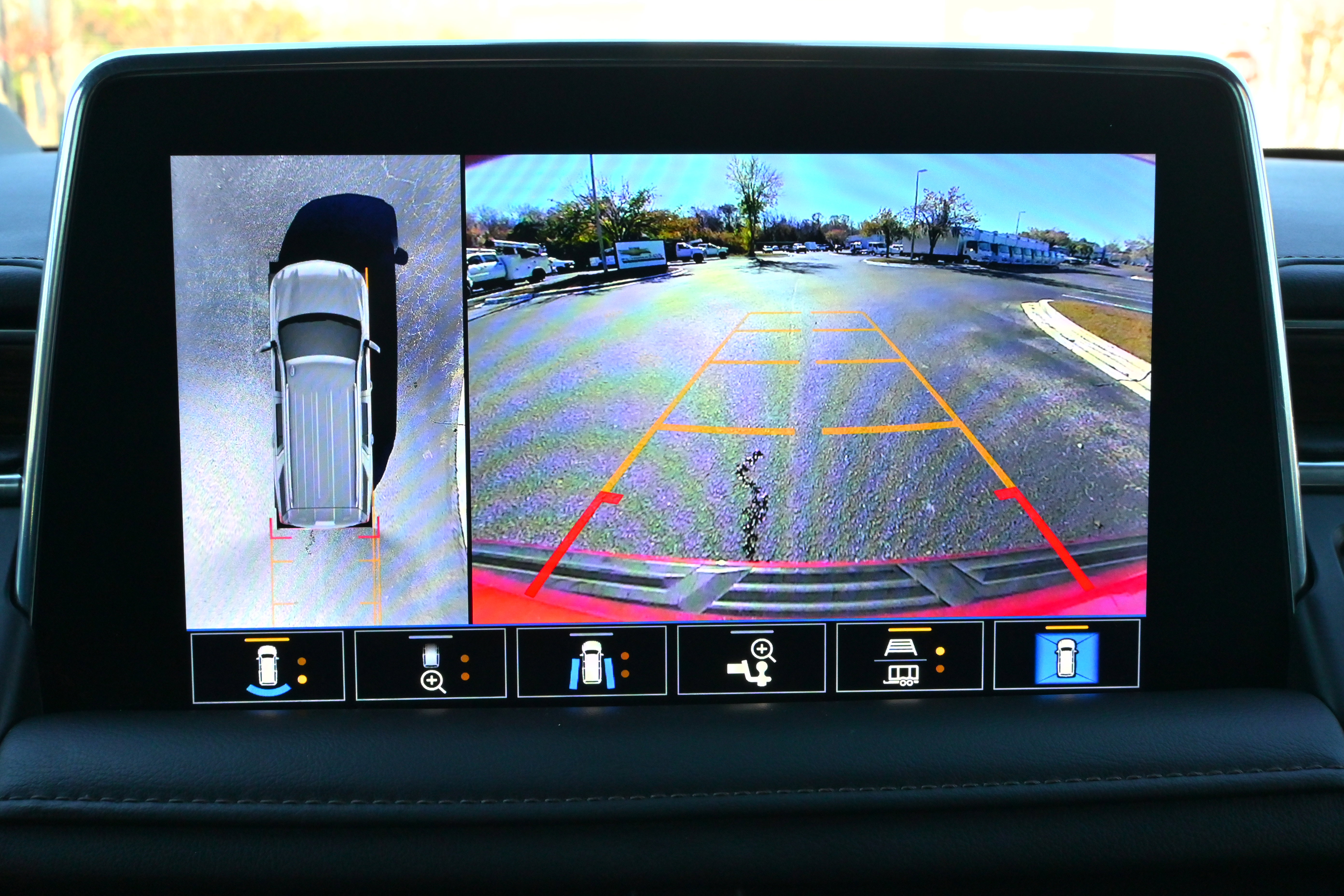 Used 2021 Chevrolet Suburban High Country image 18