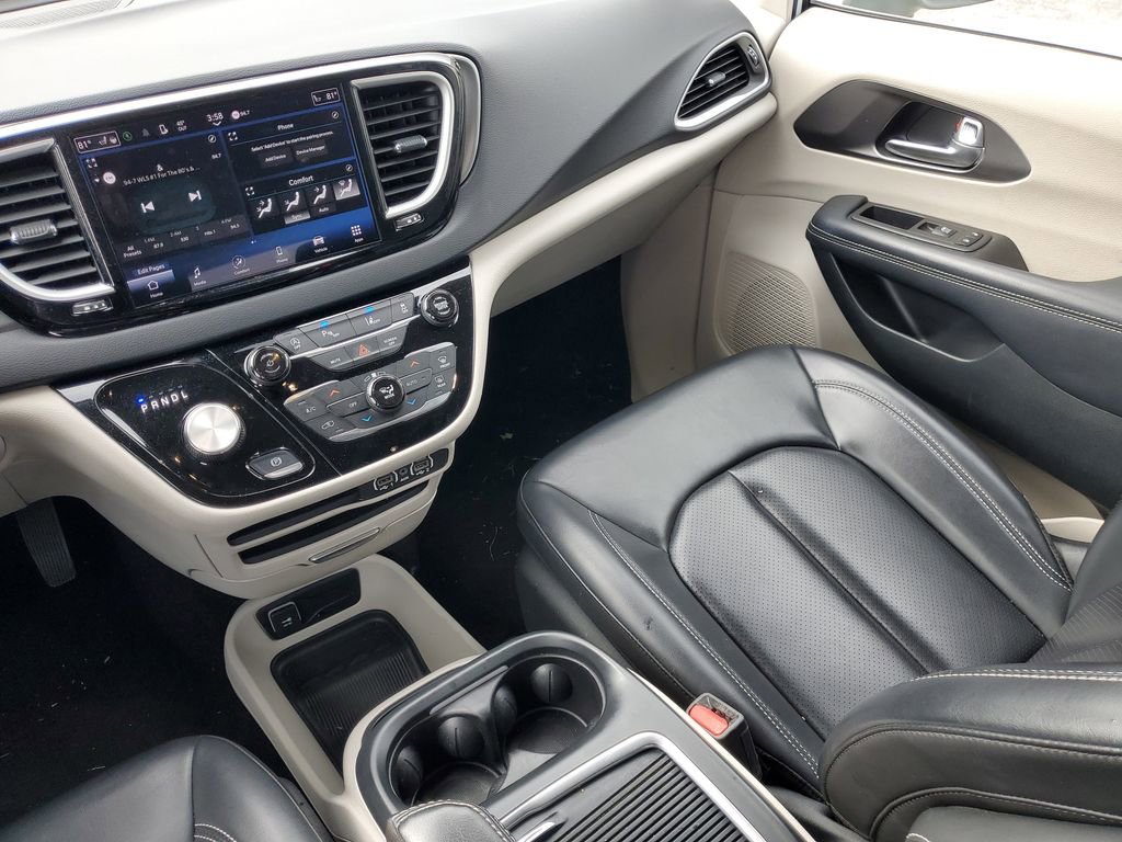 Used 2023 Chrysler Pacifica Touring-L FWD image 14