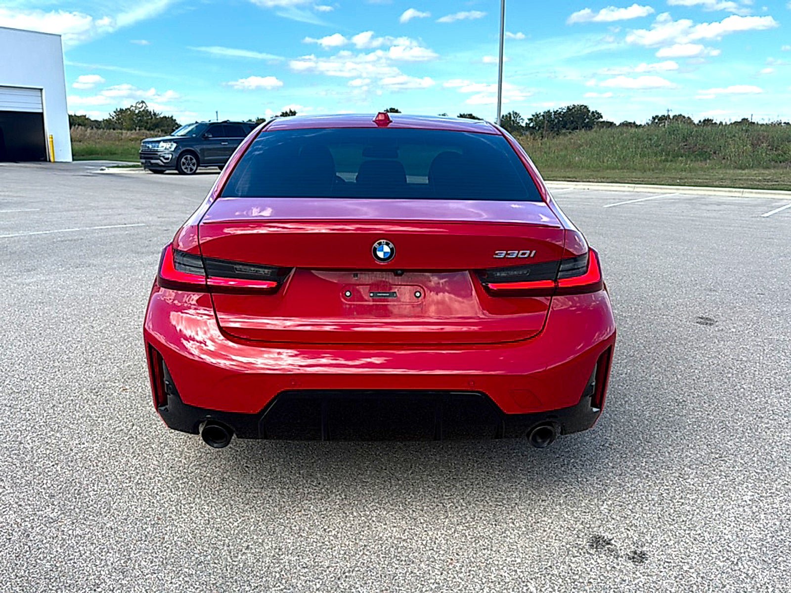Used 2024 BMW 330i Sedan w/ M Sport Package RWD image 6