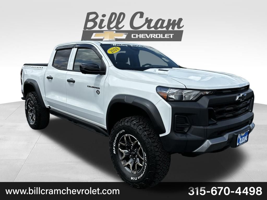 Used 2024 Chevrolet Colorado Trail Boss w/ Technology Package AWD/4WD image 1