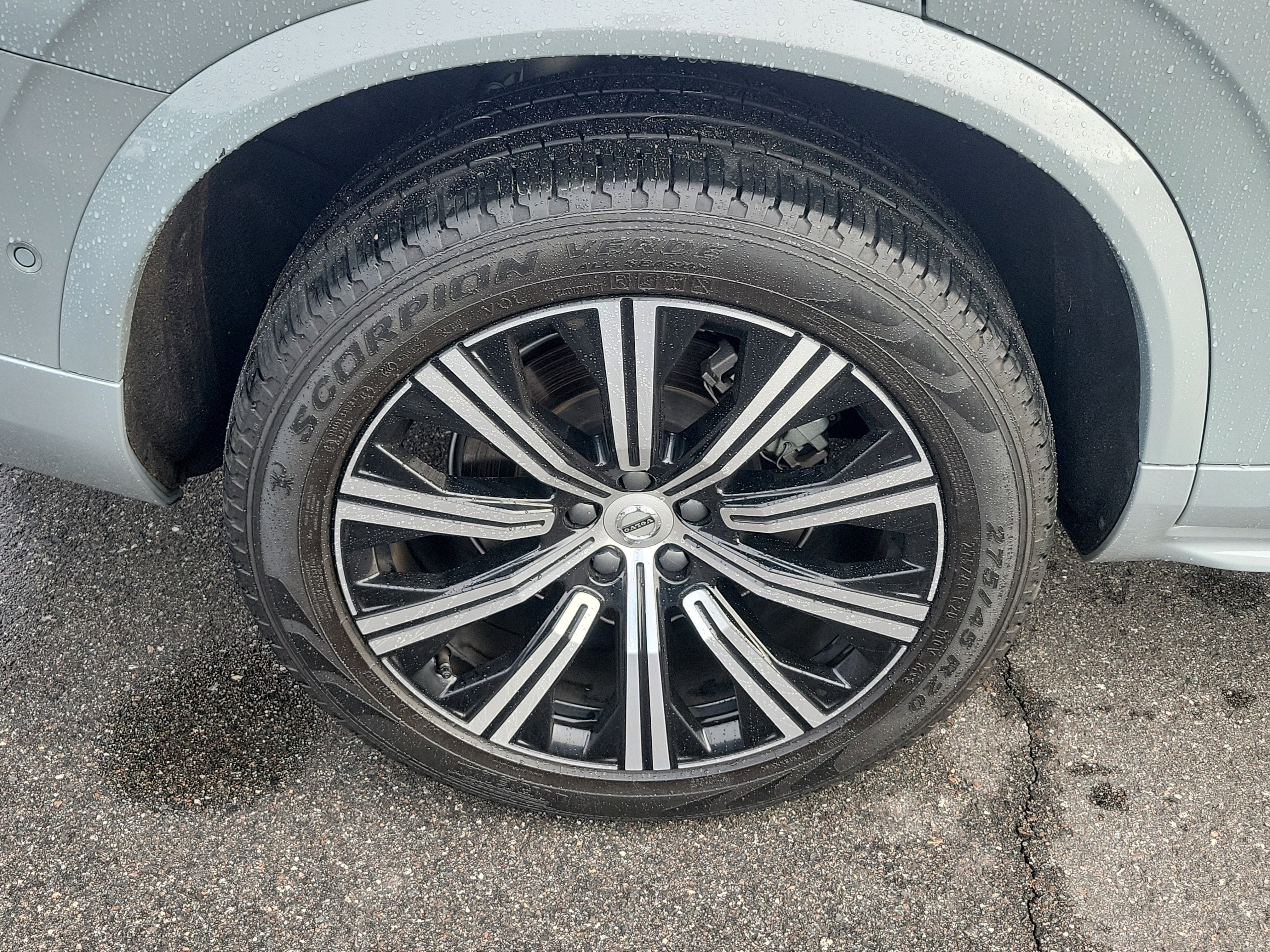 Used 2024 Volvo XC90 B6 Plus w/ Protection Package Premier image 40