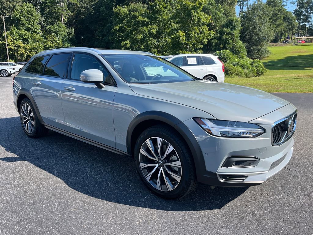 Certified 2024 Volvo V90 B6 Cross Country Plus image 9