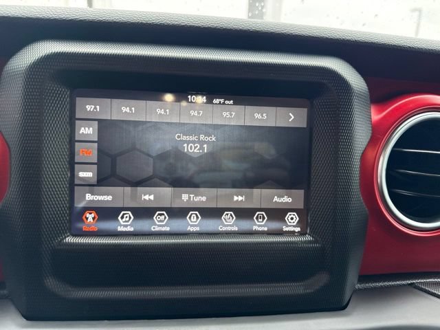 Used 2021 Jeep Gladiator Rubicon w/ Cold Weather Group AWD/4WD image 18
