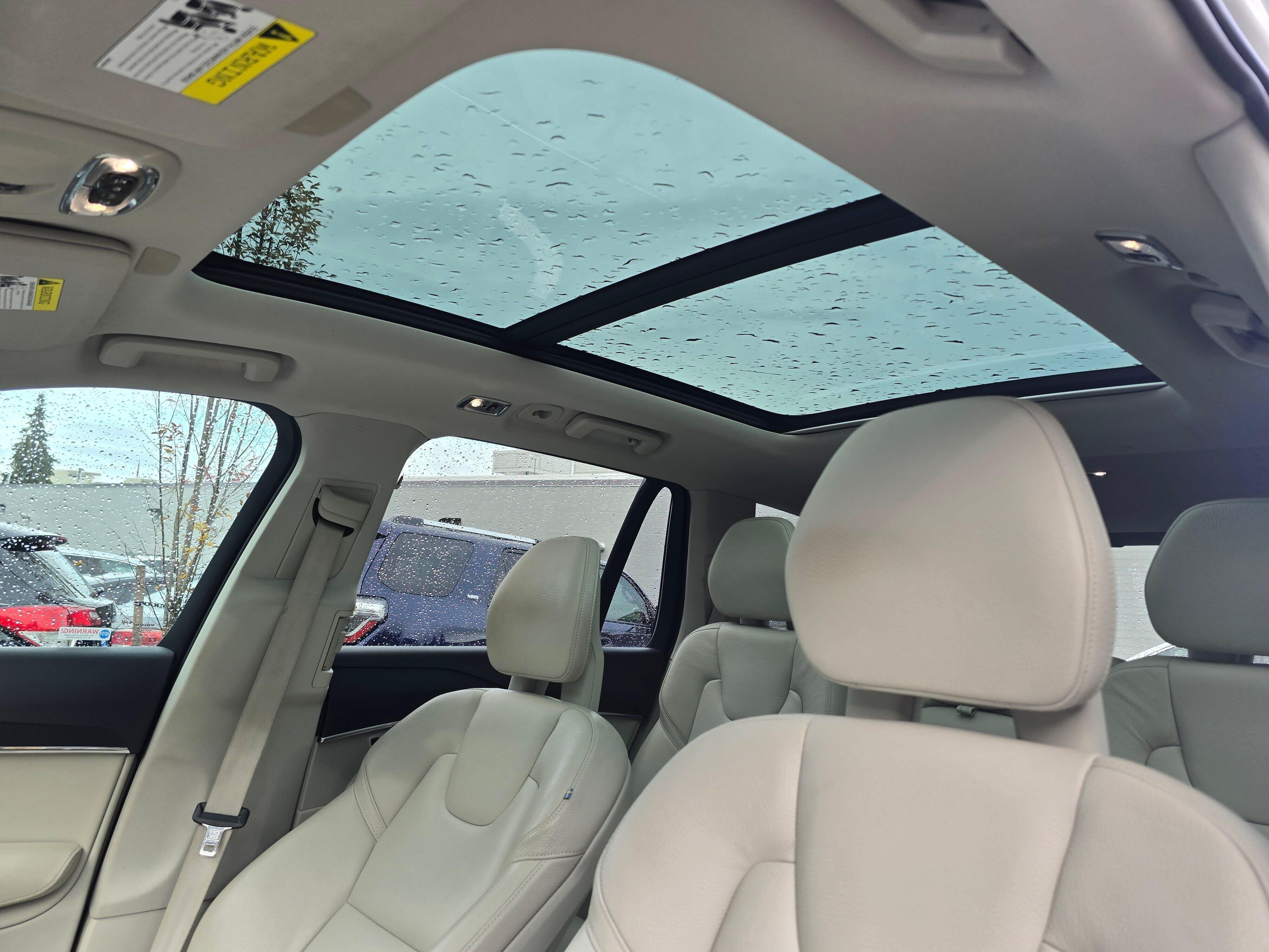 Used 2020 Volvo XC90 T6 Momentum w/ Protection Package Premier AWD/4WD image 24