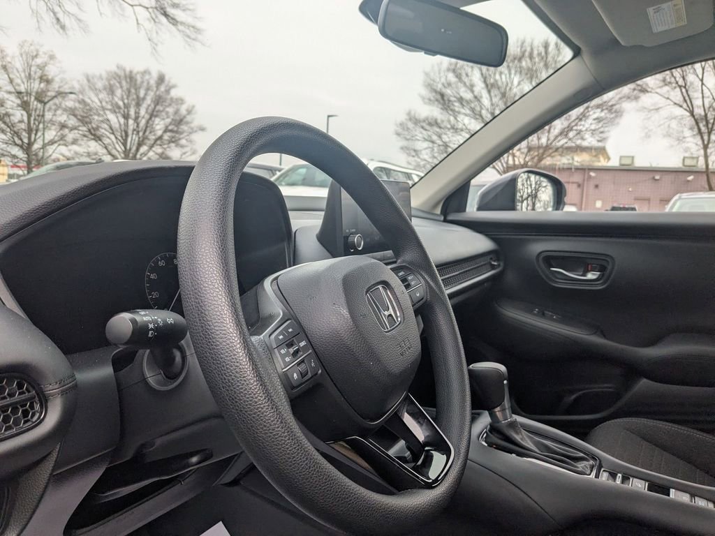 Used 2025 Honda HR-V LX image 11