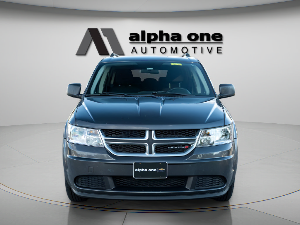 Used 2018 Dodge Journey SE w/ Connectivity Group FWD image 2