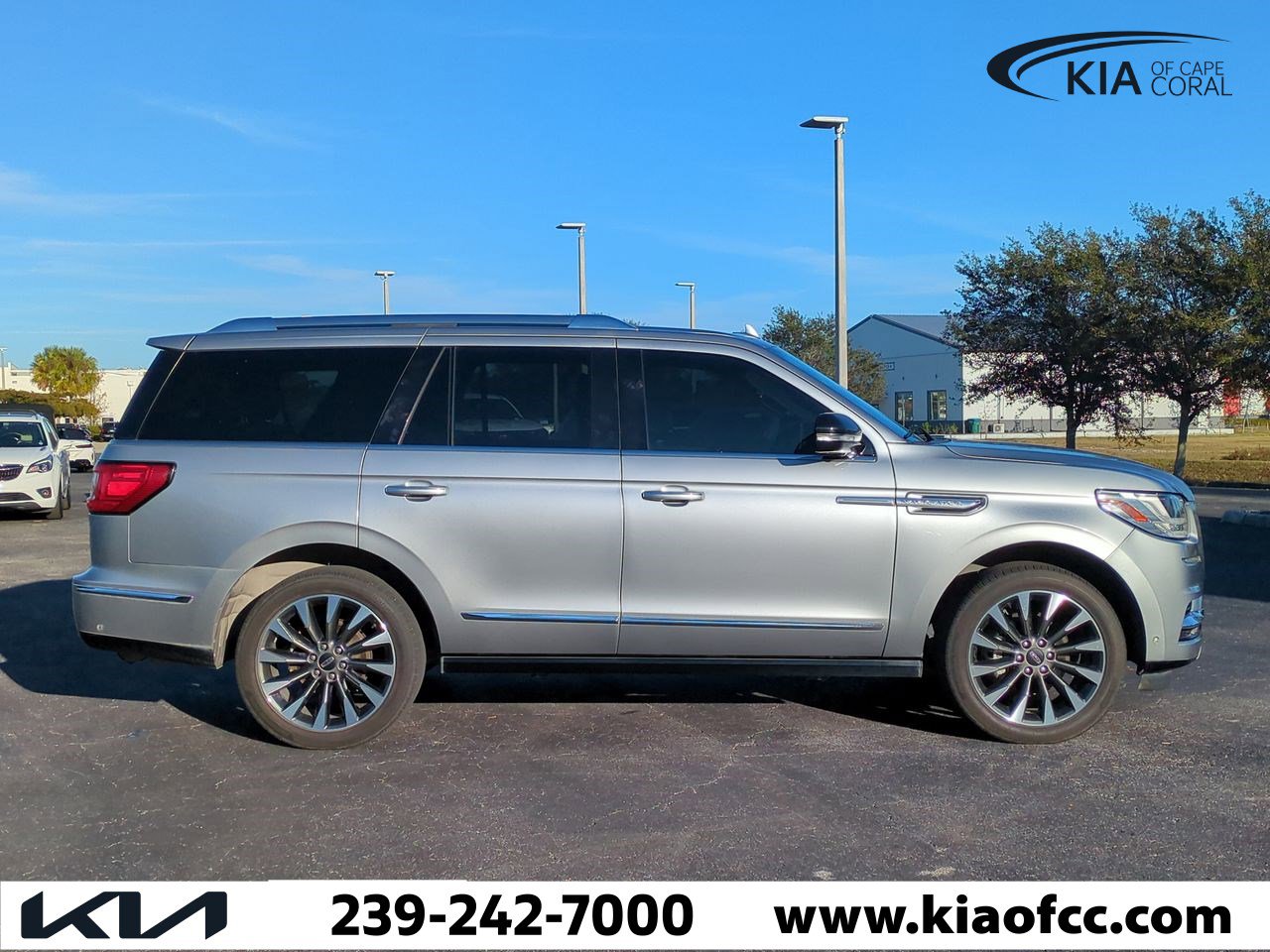 Used 2021 Lincoln Navigator Reserve w/ Luxury Package image 4