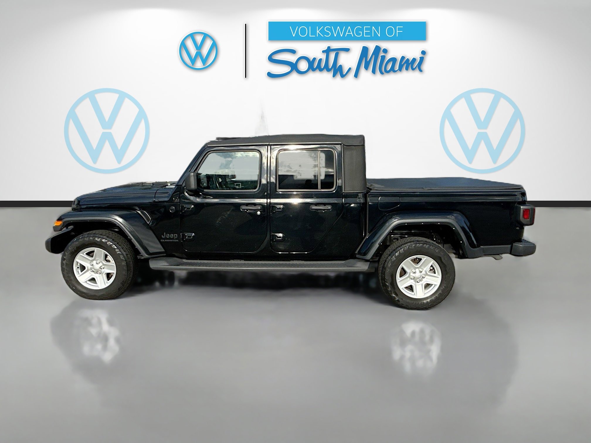 Used 2022 Jeep Gladiator Sport image 4