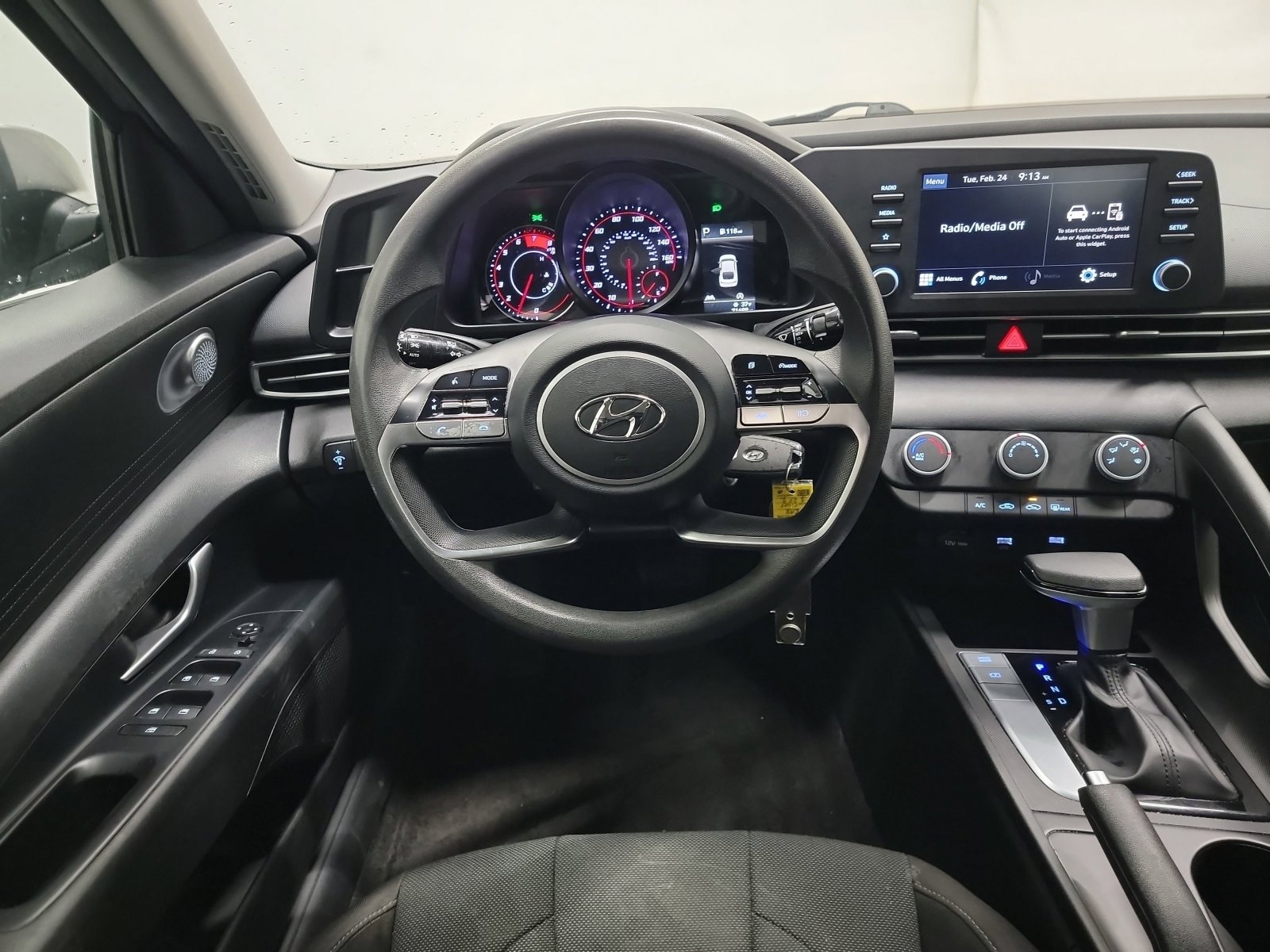 Used 2021 Hyundai Elantra SE w/ Cargo Package image 16