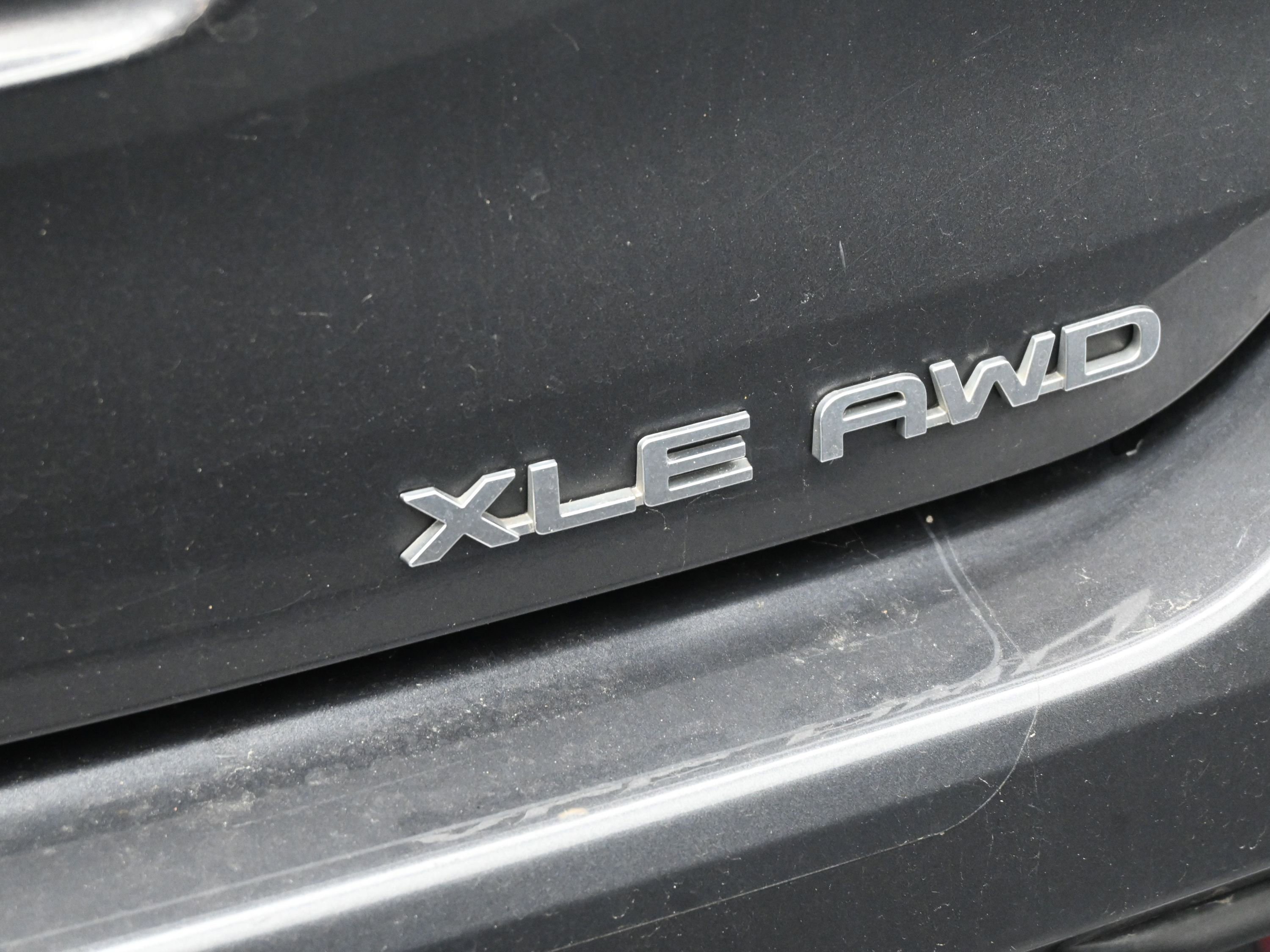 Used 2020 Toyota Highlander XLE image 22