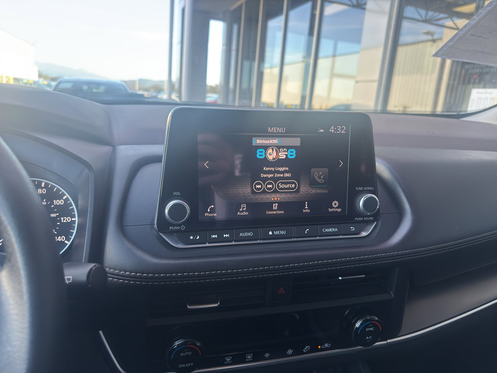 Used 2023 Nissan Rogue SV image 21