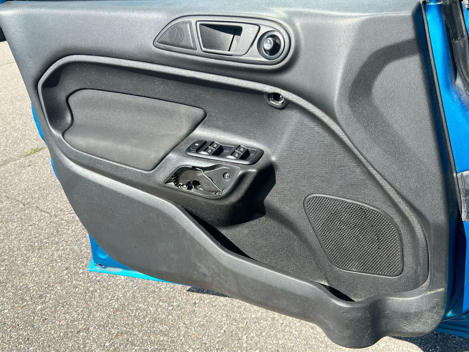 Used 2013 Ford Fiesta SE FWD image 28