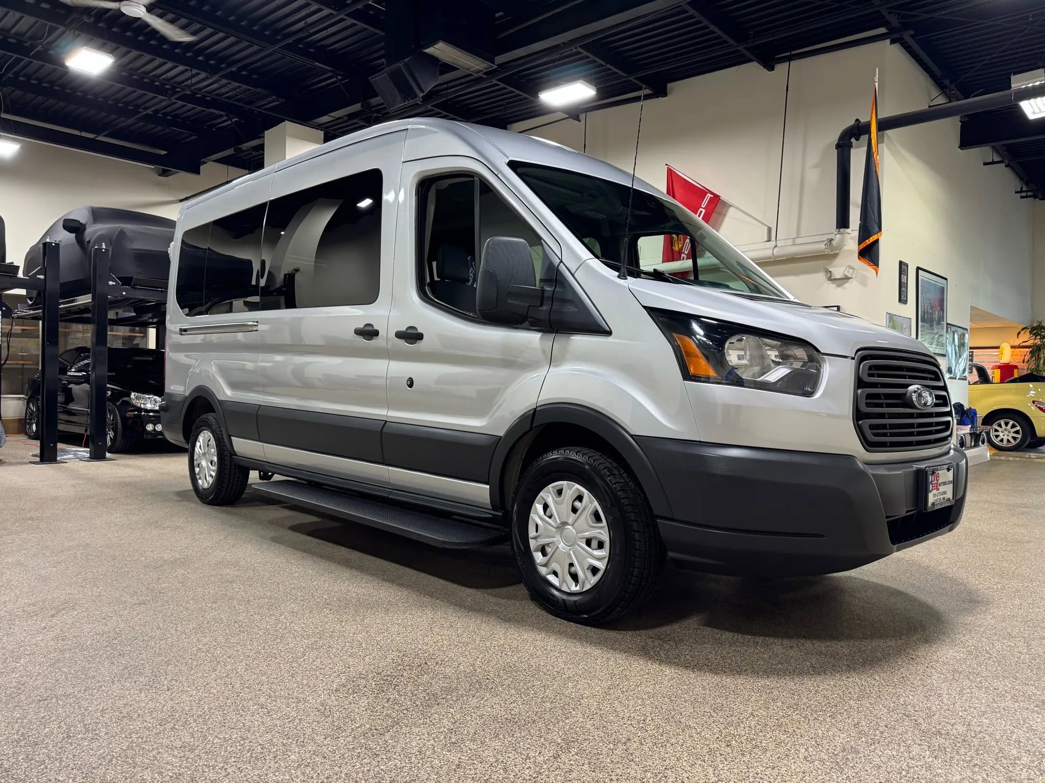 Used 2018 Ford Transit 250 148 Medium Roof image 4