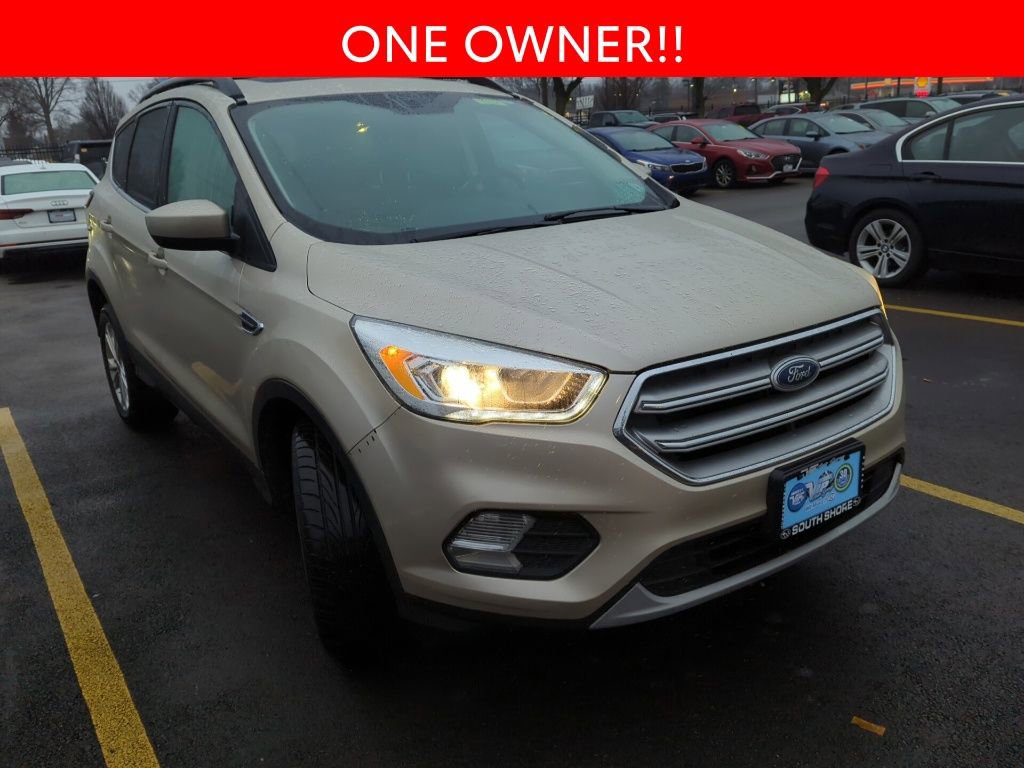 Used 2017 Ford Escape SE w/ SE Leather Comfort Package image 3