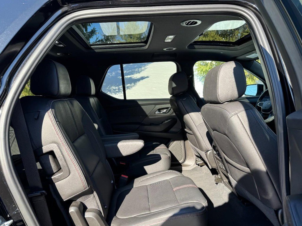 Used 2023 Chevrolet Traverse RS image 10