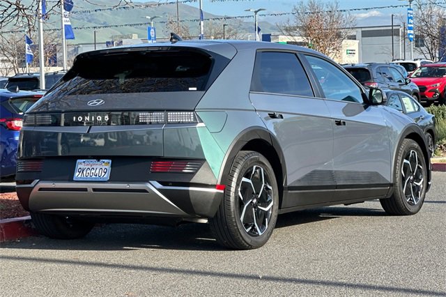 Used 2024 Hyundai Ioniq 5 SE image 4