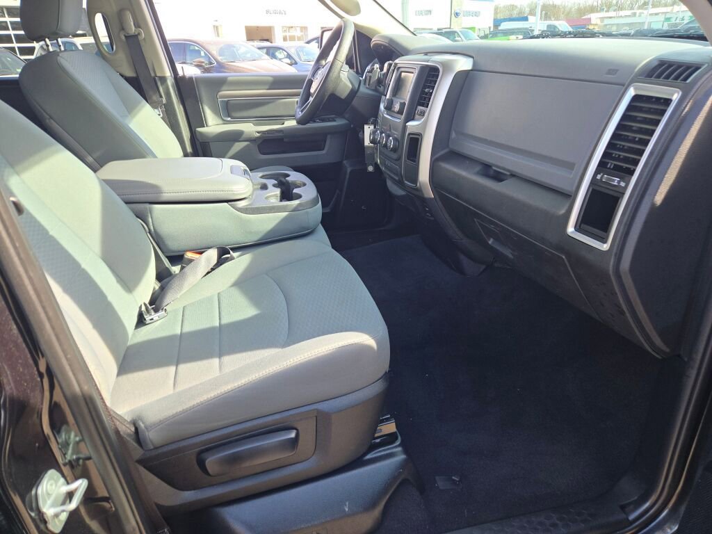 Used 2017 RAM 1500 Classic SLT image 6