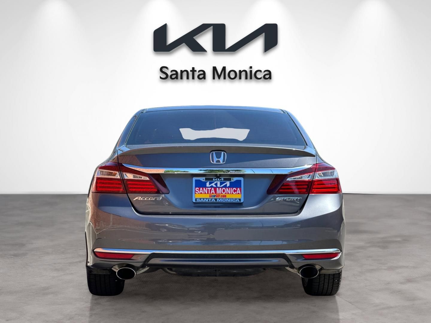 Used 2017 Honda Accord Sport image 5