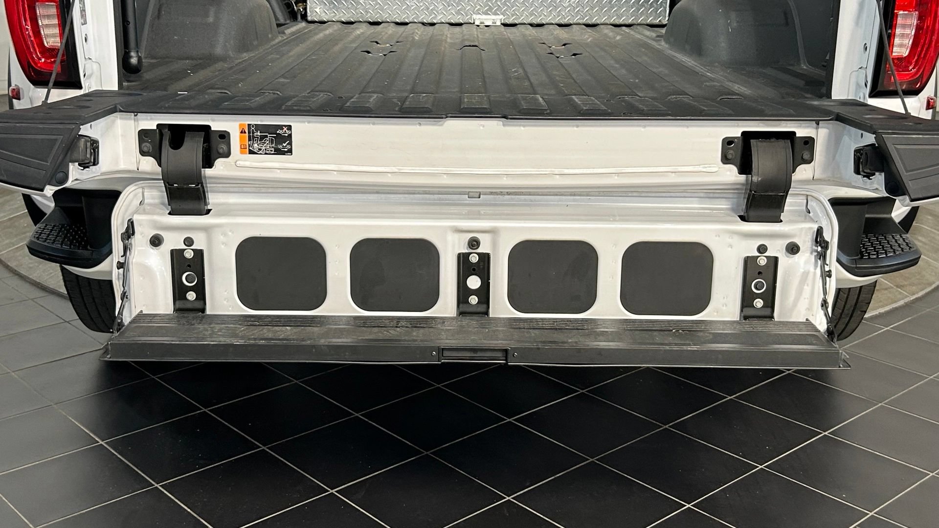 Used 2020 GMC Sierra 3500 Denali w/ Denali Ultimate Package AWD/4WD image 34