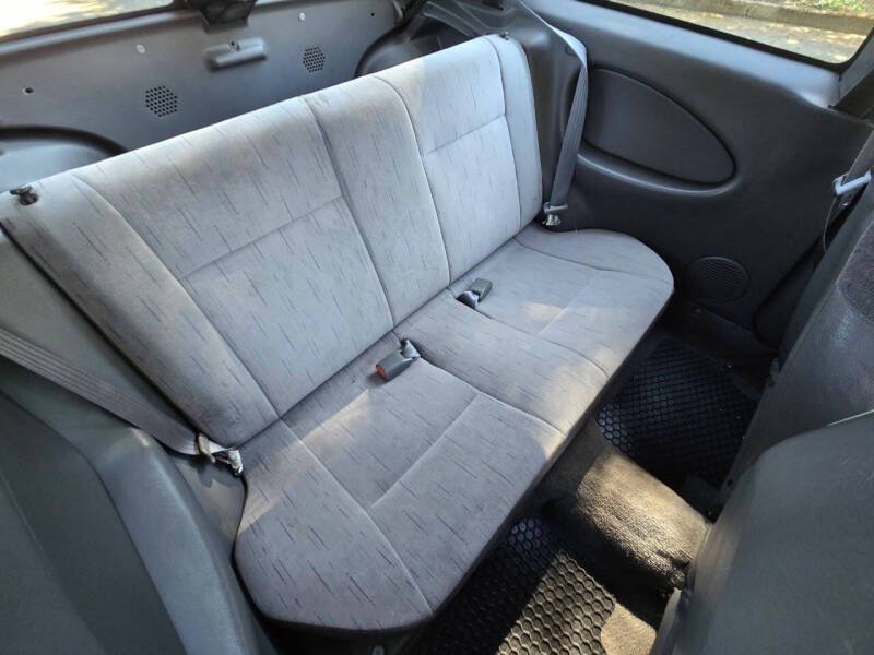 Used 1995 Geo Metro LSi FWD image 14