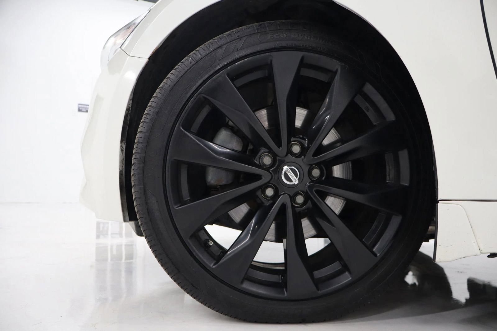 Used 2017 Nissan Maxima SR w/ Midnight Edition image 9