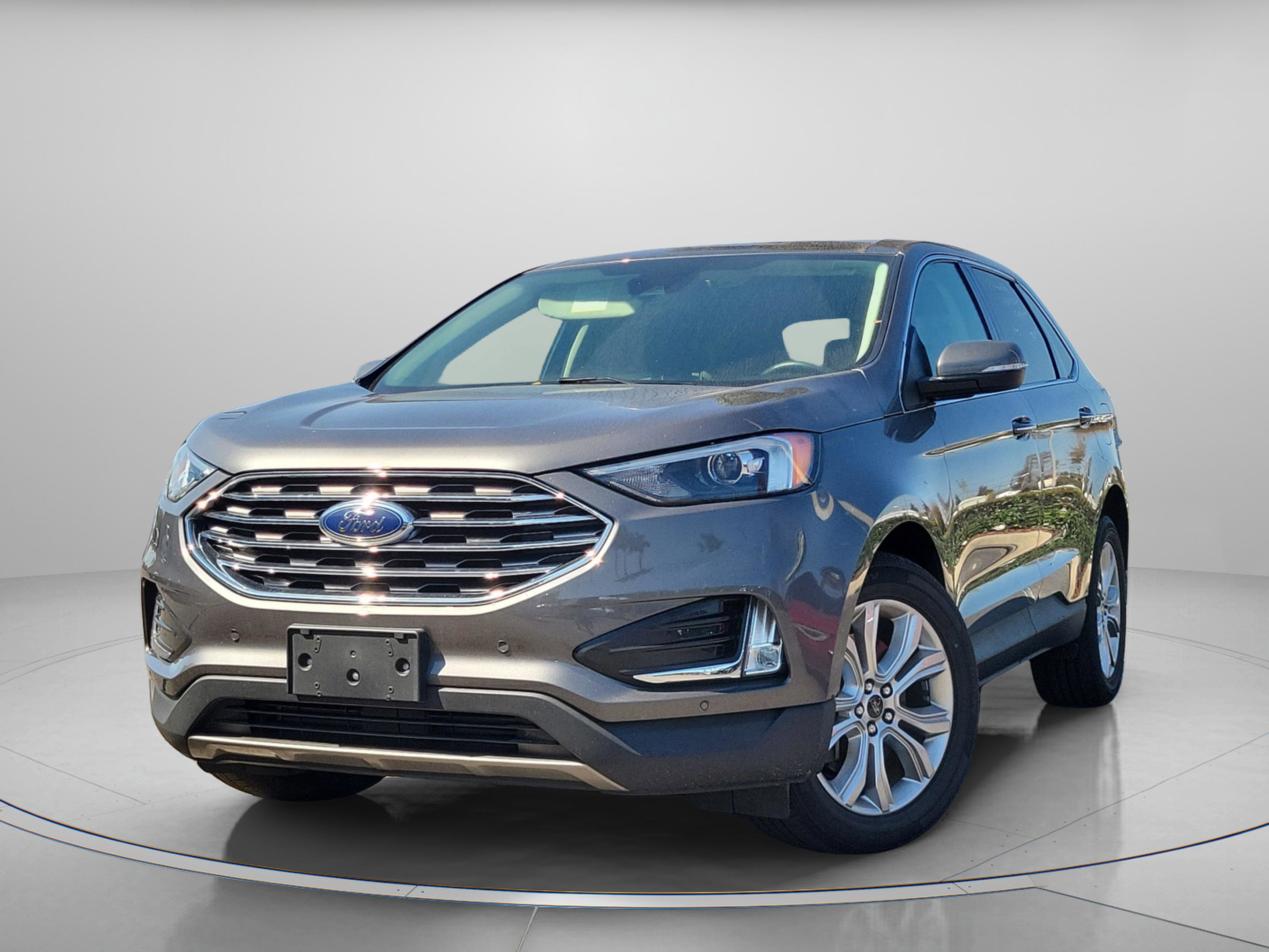 Used 2023 Ford Edge Titanium image 2