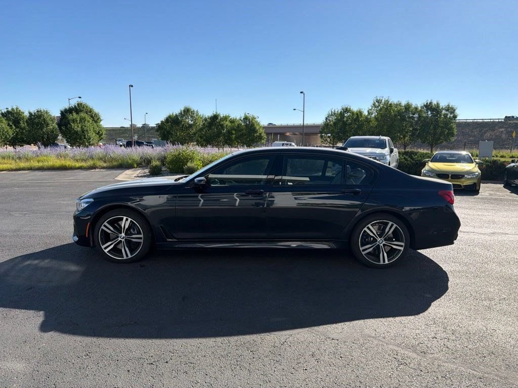 Used 2019 BMW 750i xDrive w/ Autobahn Package AWD/4WD image 2
