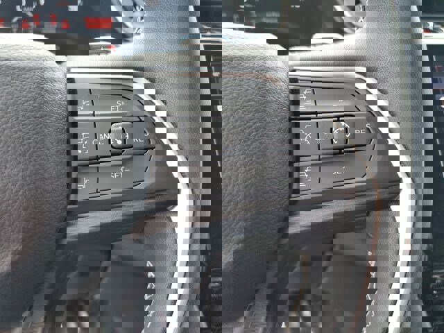 Used 2023 Jeep Grand Cherokee L Laredo image 30