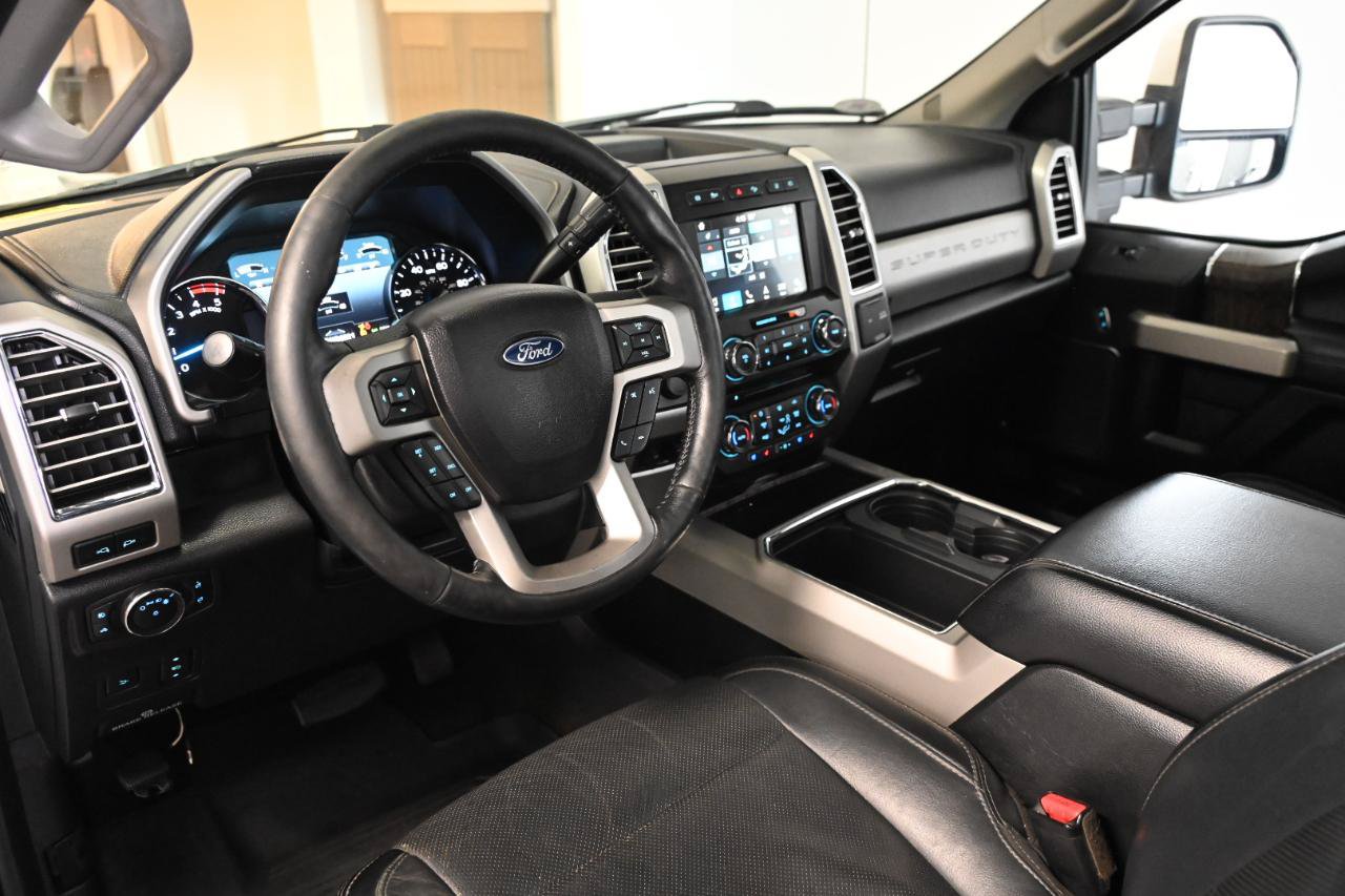 Used 2017 Ford F250 Lariat w/ Lariat Ultimate Package AWD/4WD image 28