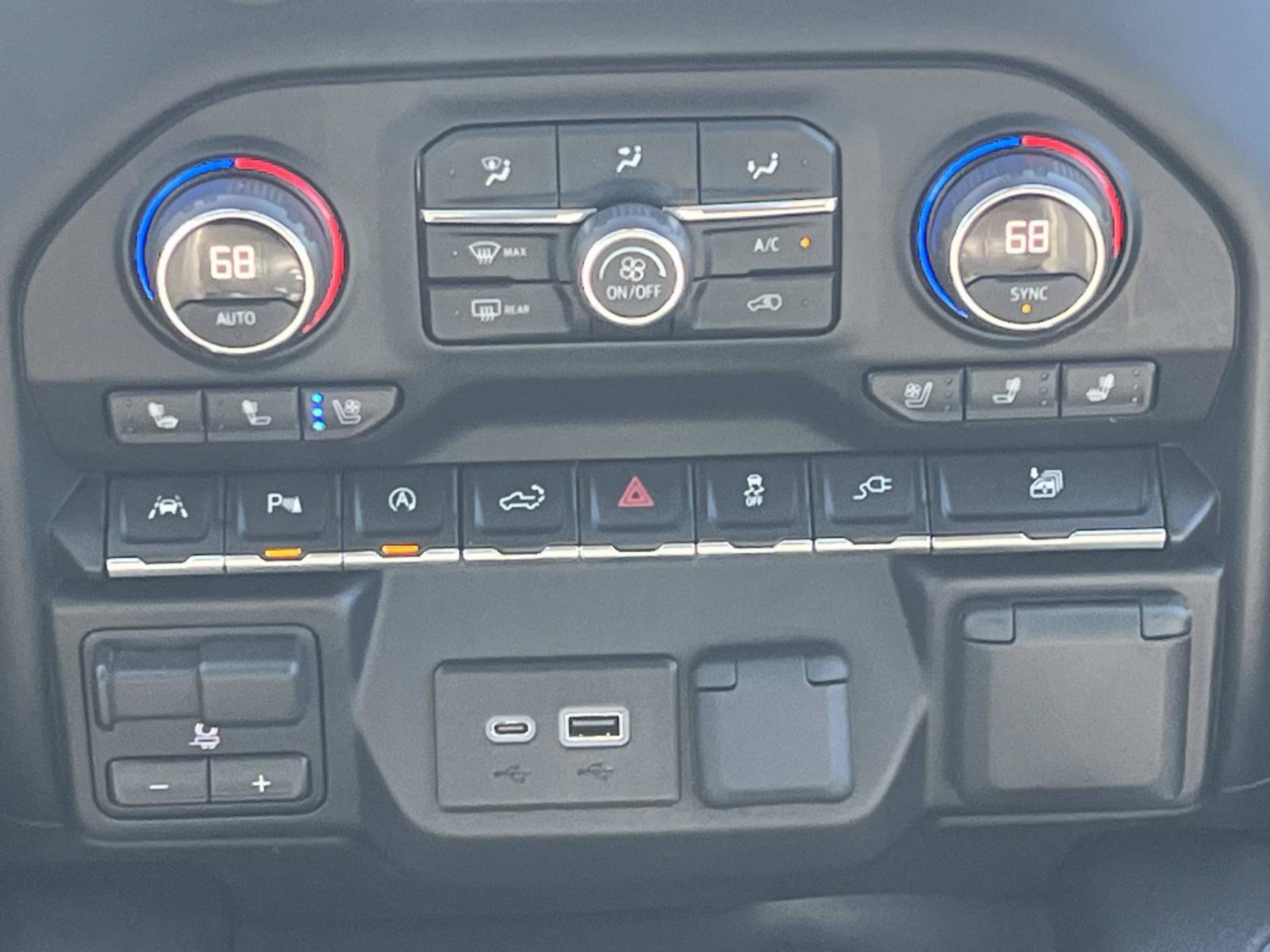 Used 2019 Chevrolet Silverado 1500 LTZ w/ LTZ Premium Package AWD/4WD image 19