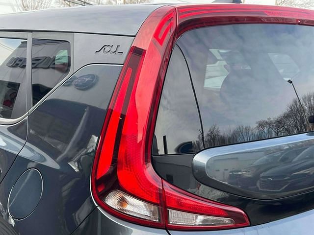 Used 2020 Kia Soul S FWD image 14