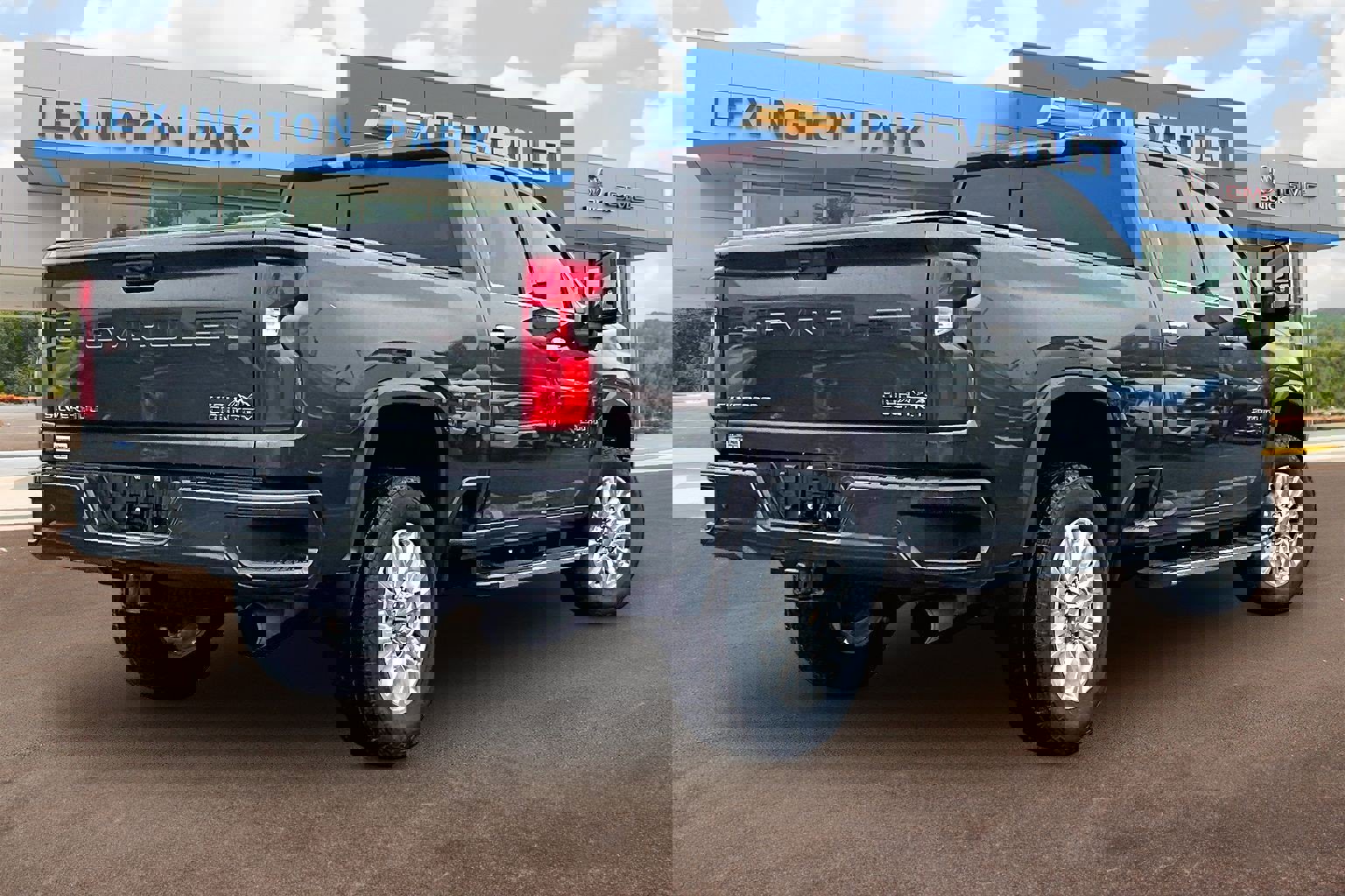 Used 2023 Chevrolet Silverado 2500 High Country image 13