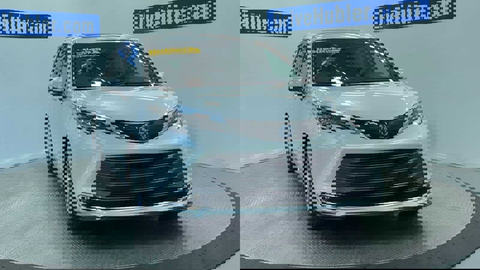 Used 2025 Toyota Sienna Limited image 2