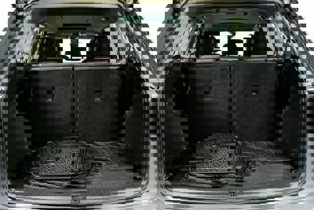 Certified 2025 Volkswagen Atlas Peak Edition SE image 23