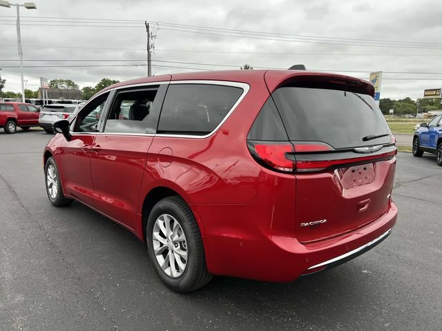 New 2025 Chrysler Pacifica Select AWD/4WD image 7