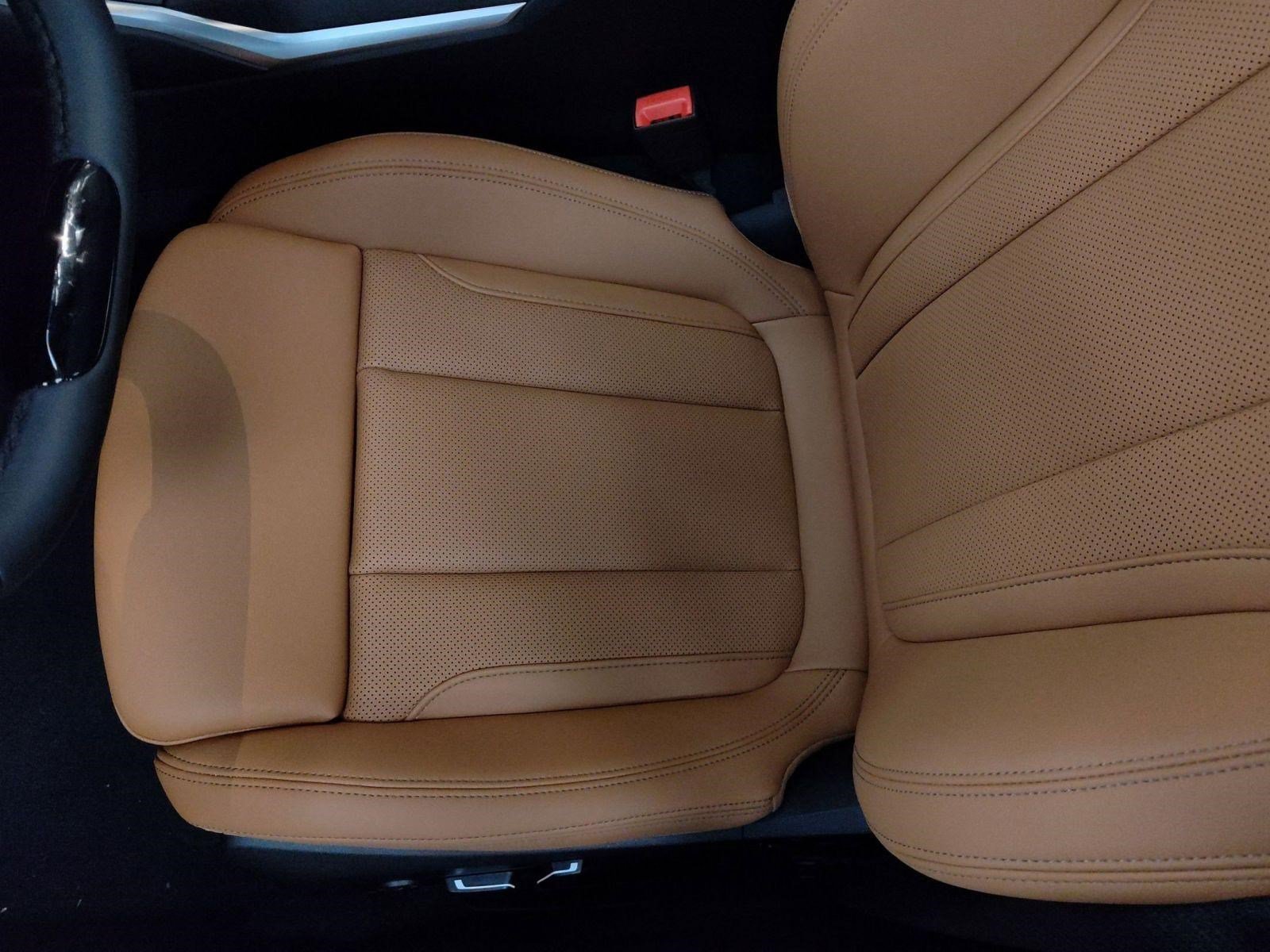 Used 2026 BMW 330i xDrive Sedan w/ Premium Package AWD/4WD image 18