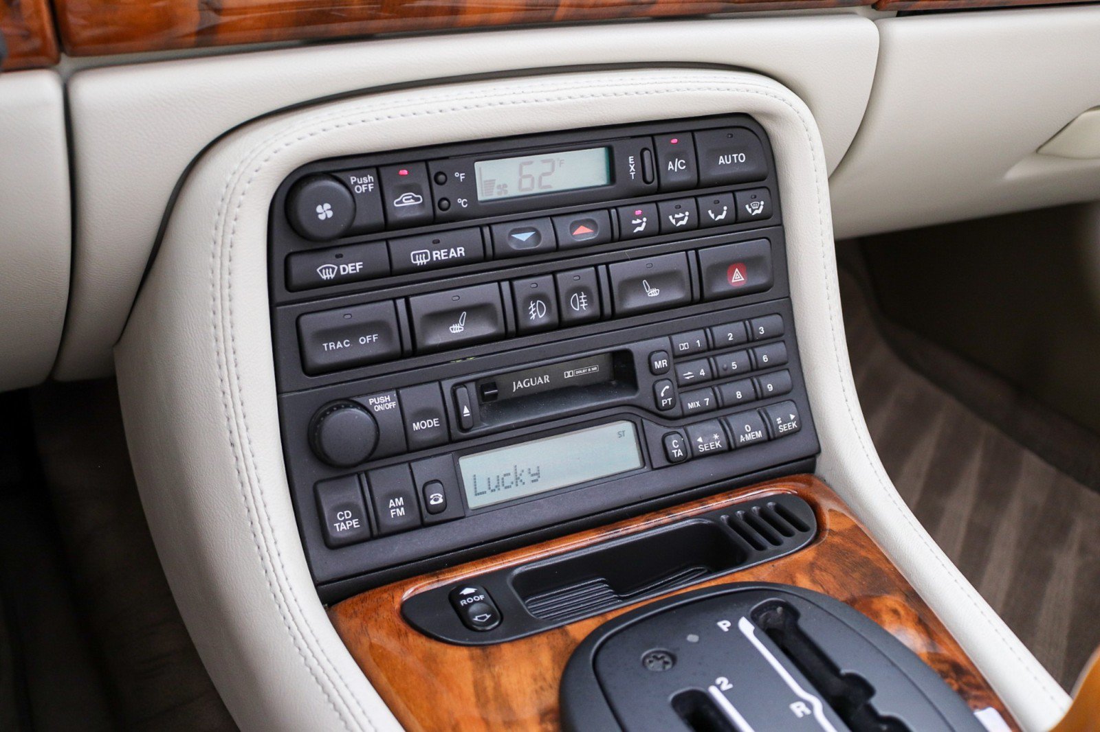 Used 2000 Jaguar XK8 Convertible RWD image 35
