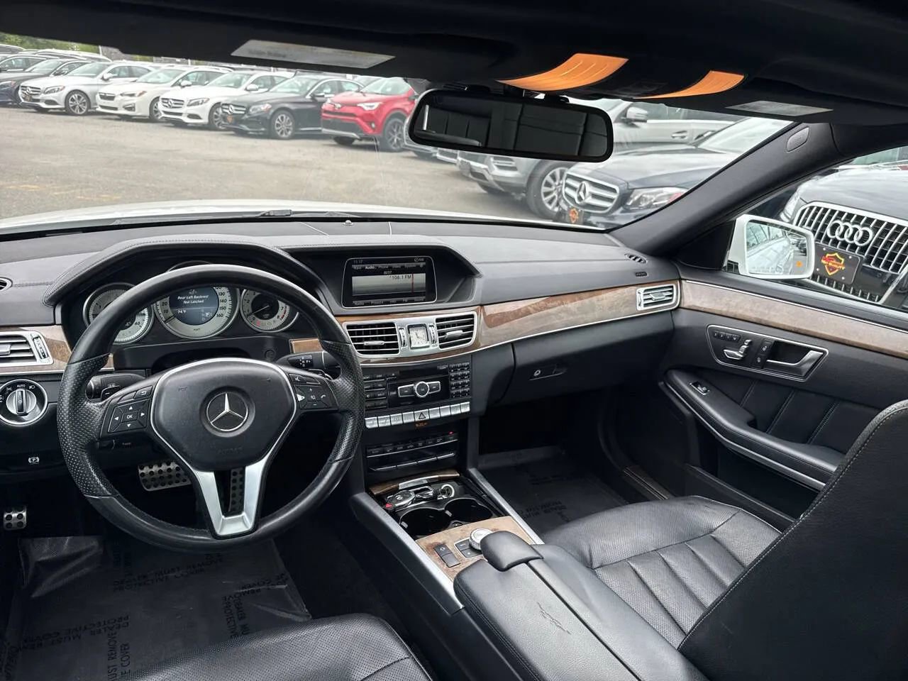 Used 2015 Mercedes-Benz E 400 4MATIC Sedan image 17