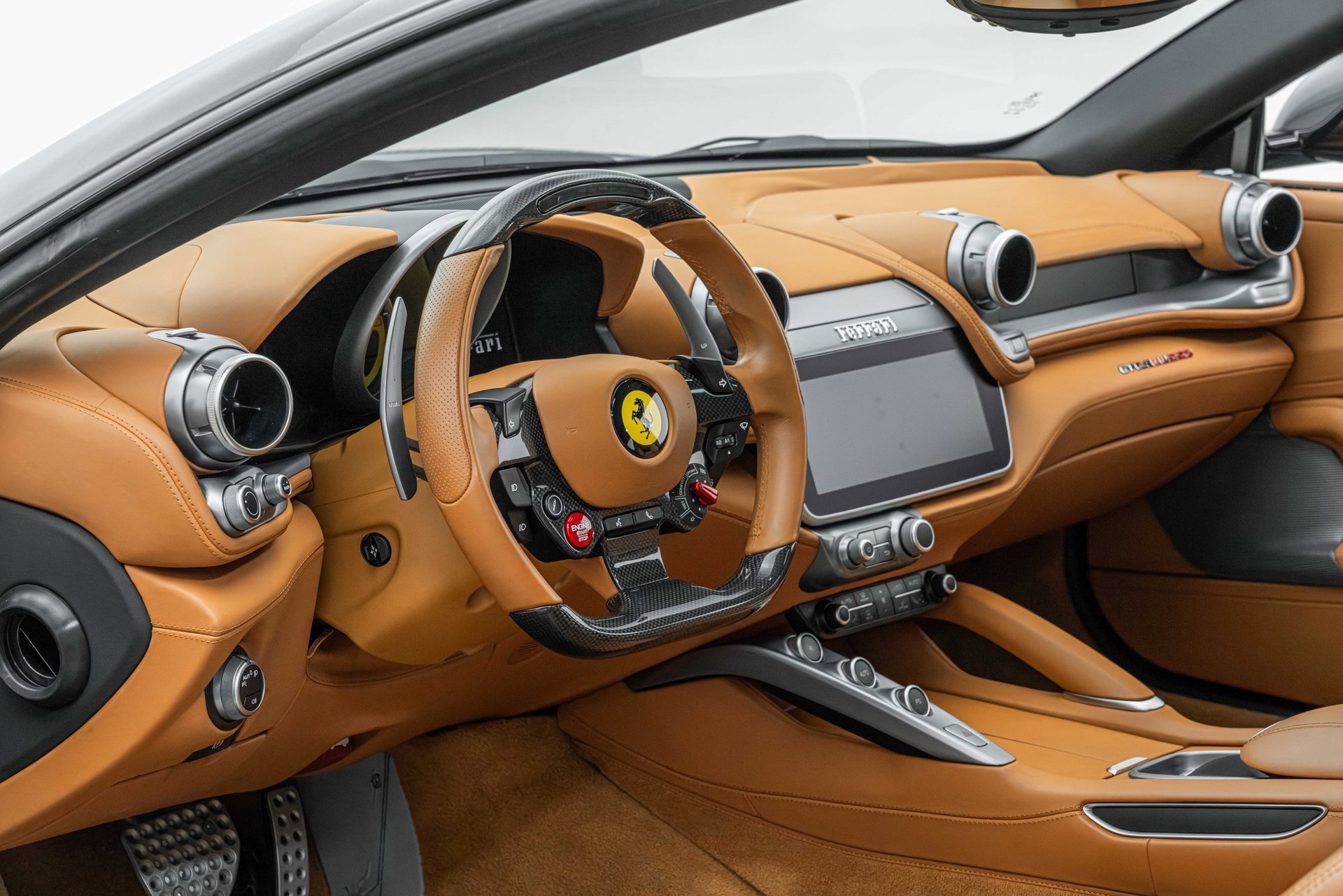 Certified 2019 Ferrari GTC4Lusso V12 image 4