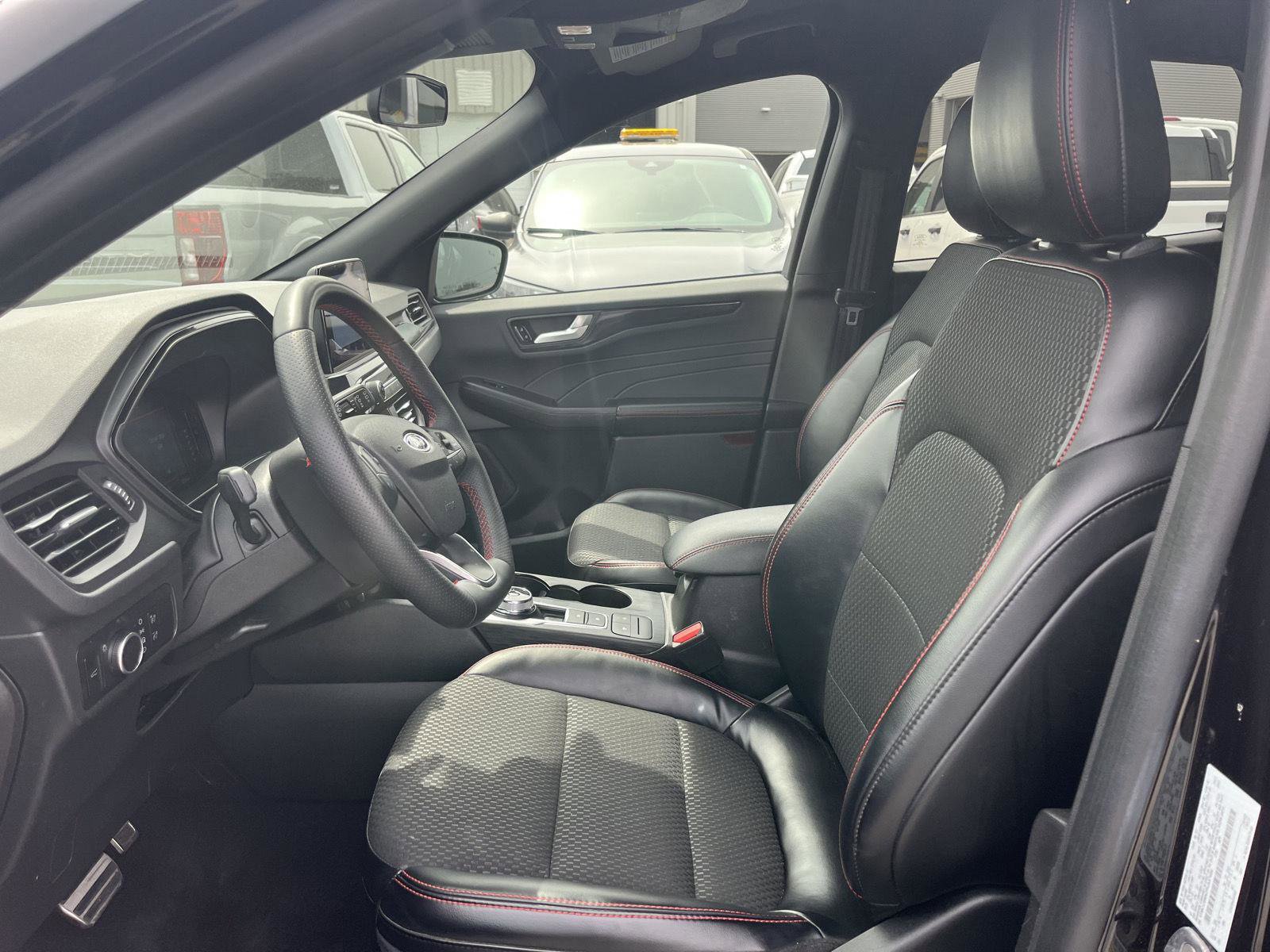 Used 2023 Ford Escape ST-Line AWD/4WD image 10