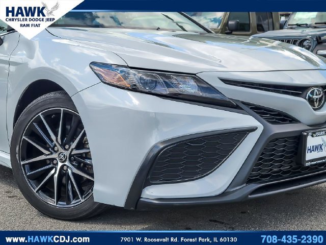Used 2024 Toyota Camry SE FWD image 3