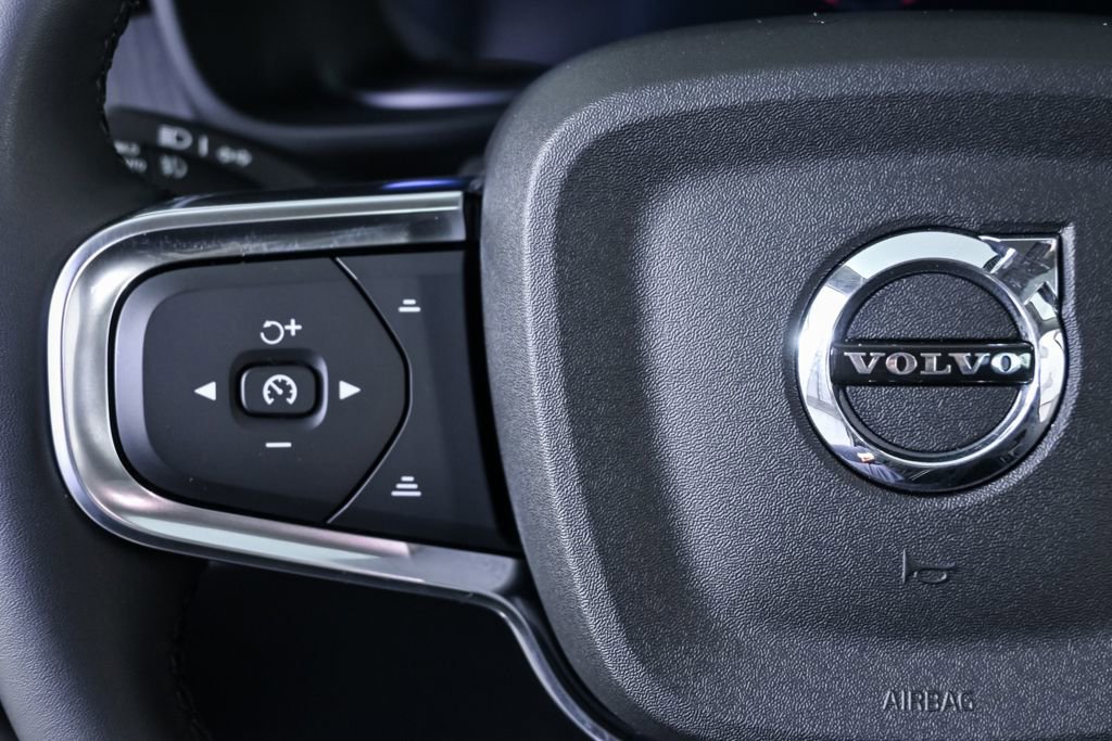 Certified 2025 Volvo XC40 B5 Plus image 11