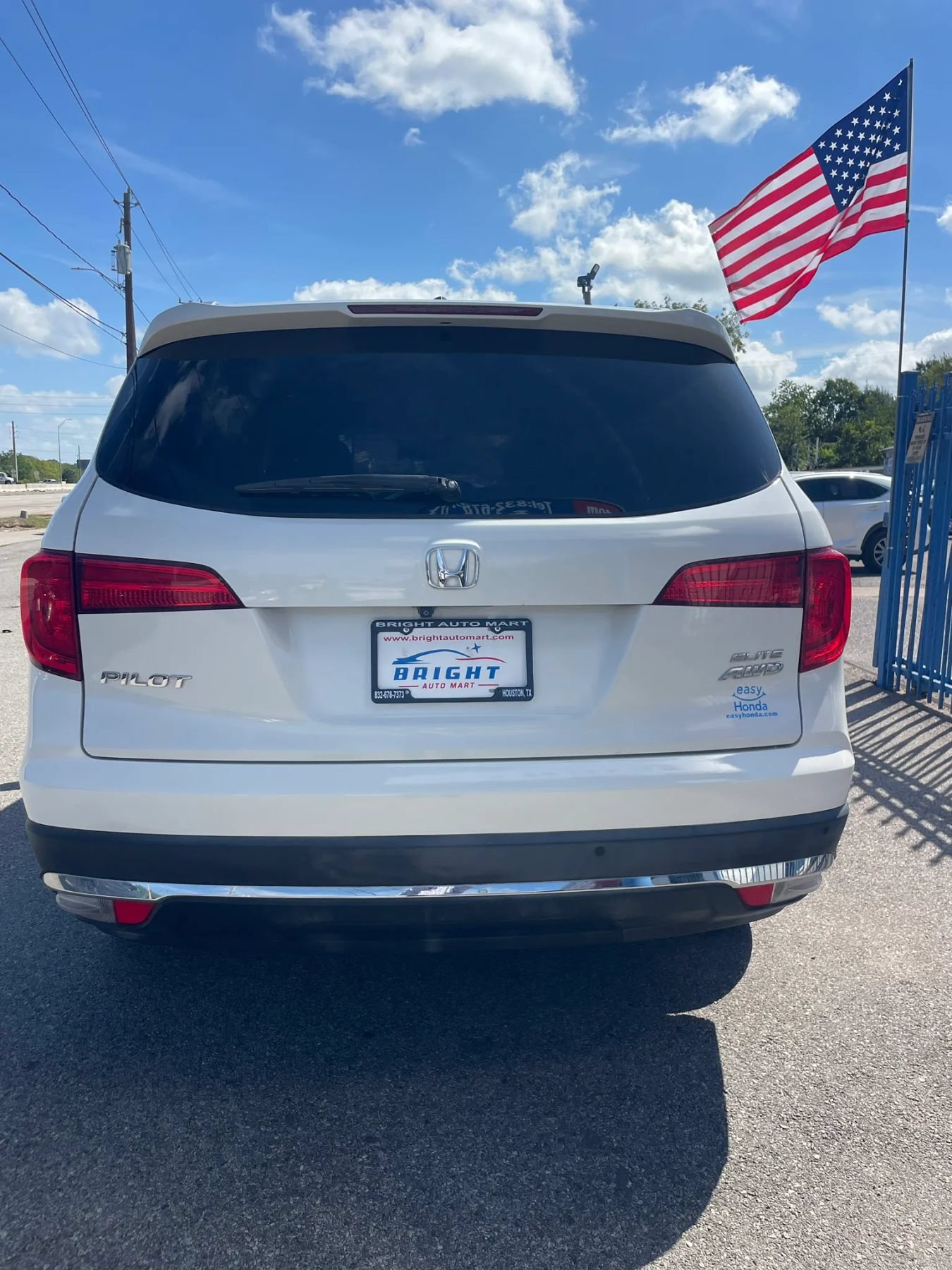 Used 2017 Honda Pilot Elite image 3