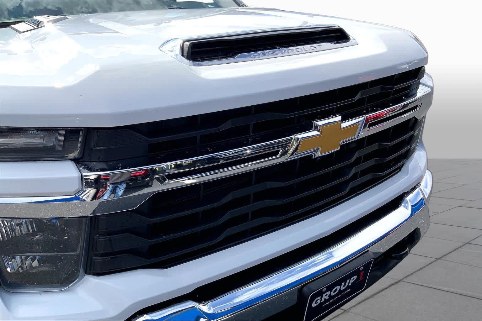 Used 2024 Chevrolet Silverado 2500 LT w/ Texas Edition AWD/4WD image 30