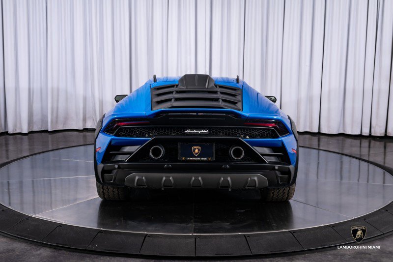 Used 2024 Lamborghini Huracan Sterrato image 20