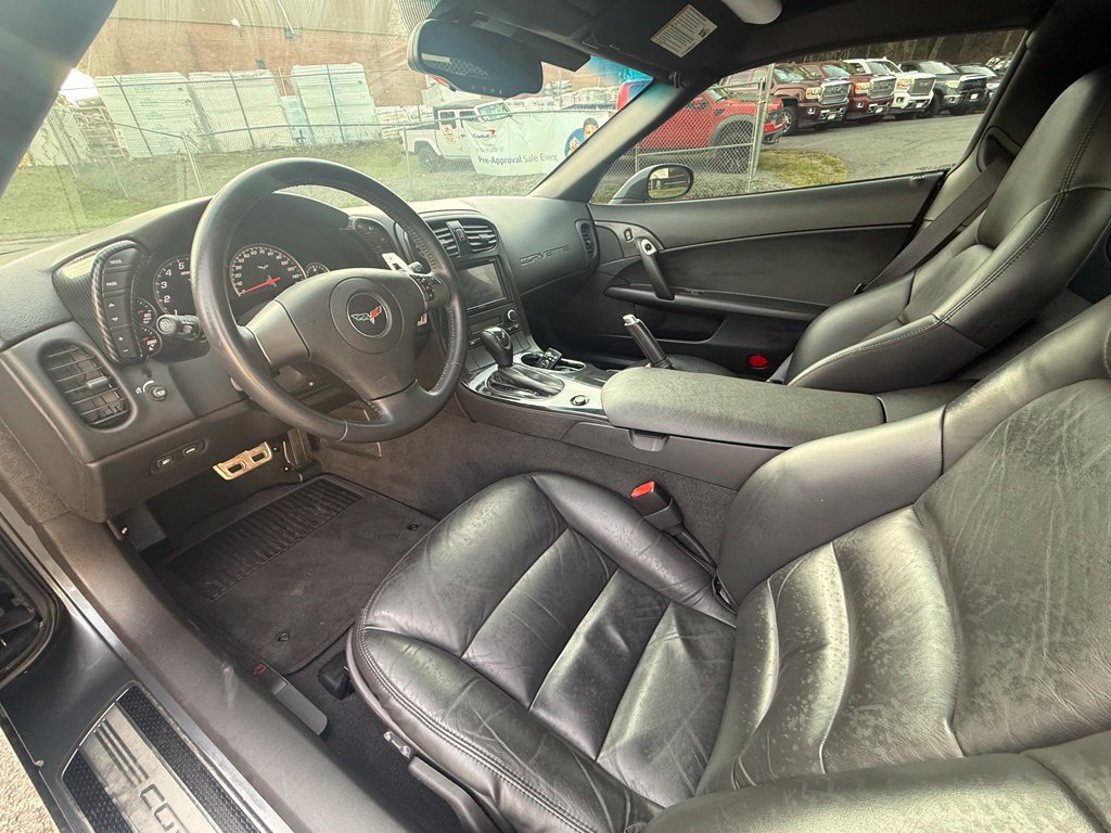 Used 2010 Chevrolet Corvette Coupe w/ 1LT RWD image 22