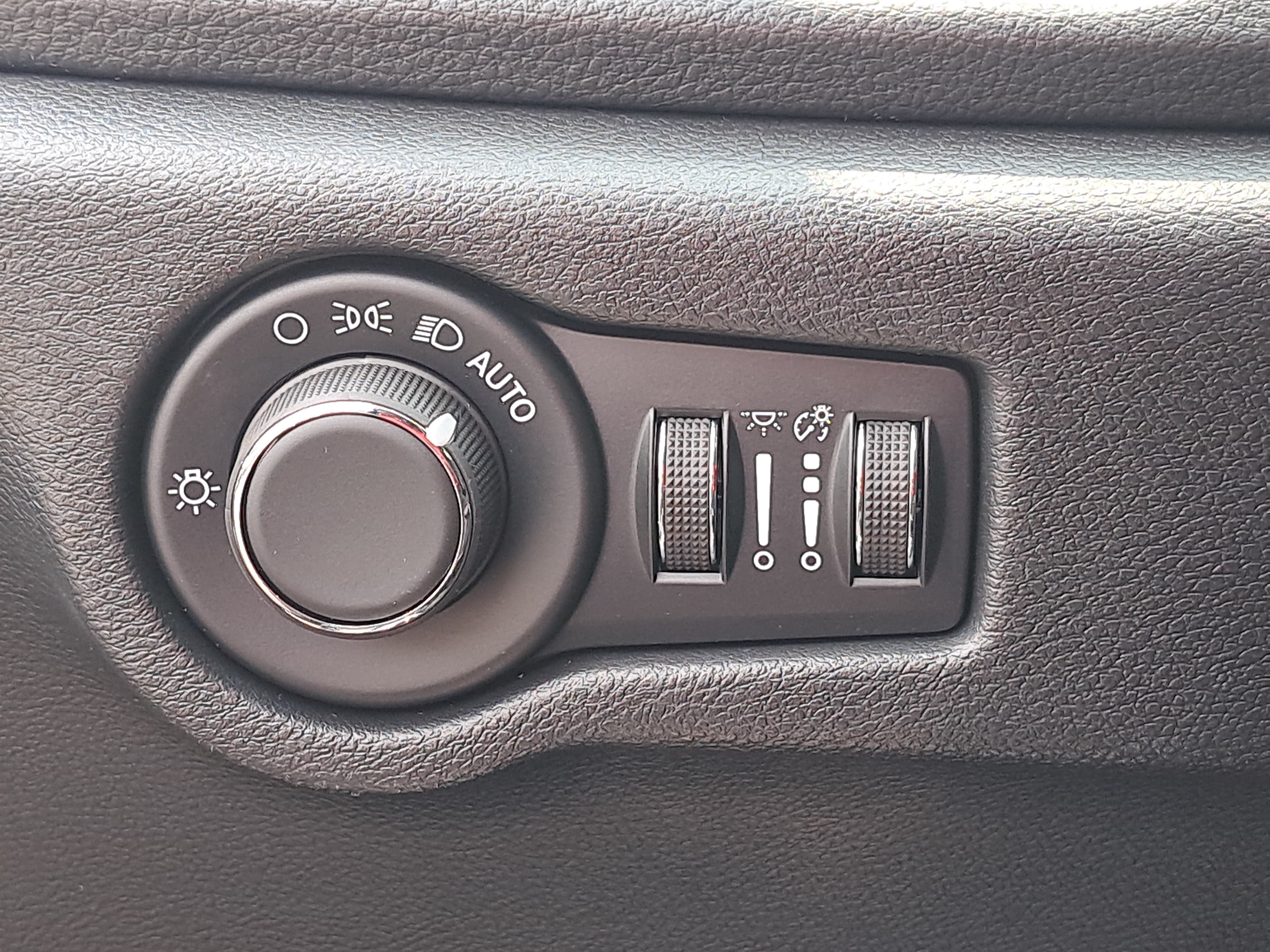 New 2027 Chrysler Pacifica Limited FWD image 27