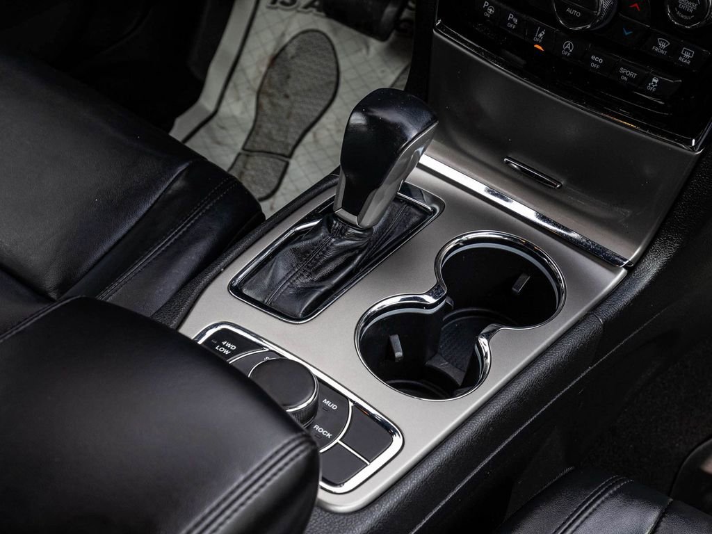 Used 2019 Jeep Grand Cherokee Limited AWD/4WD image 25