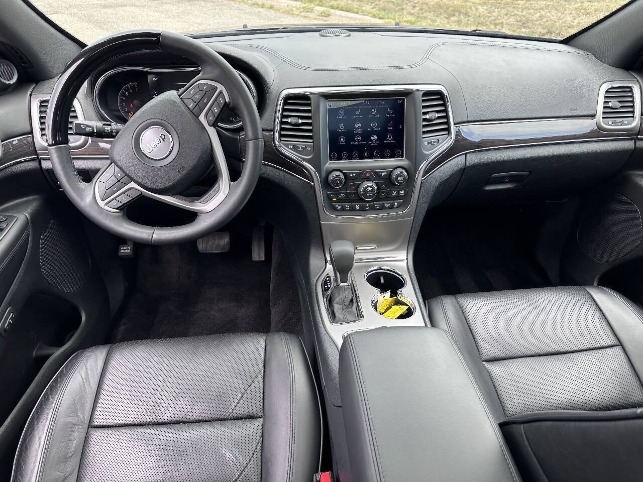 Used 2018 Jeep Grand Cherokee Overland AWD/4WD image 8