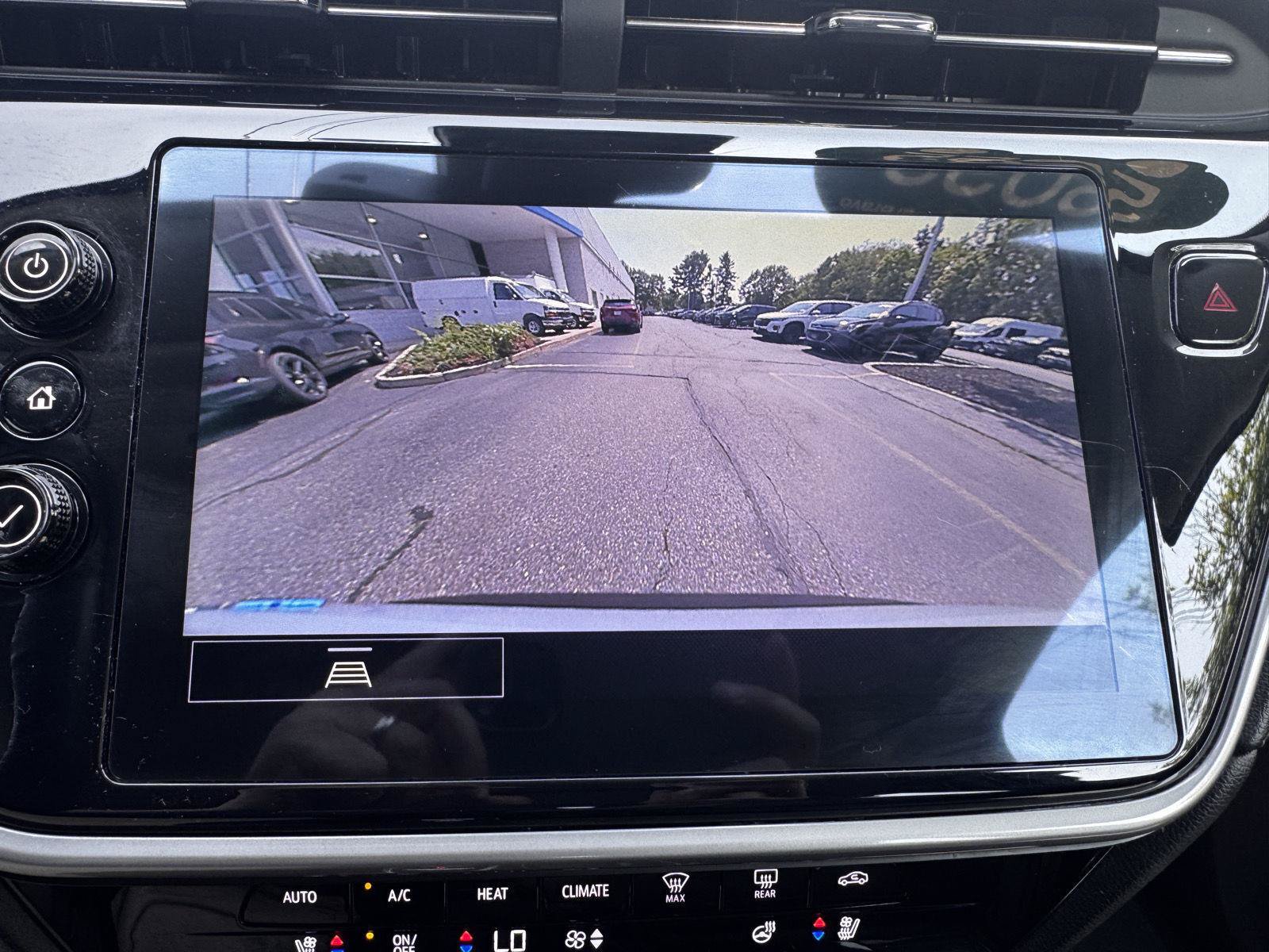 Used 2022 Chevrolet Bolt EUV LT w/ Convenience Package FWD image 25